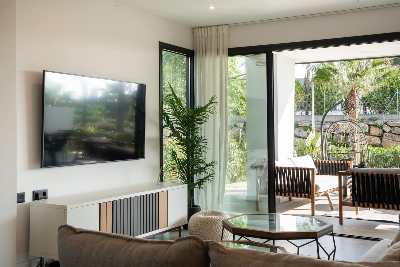 3 Zimmer Apartment zu verkaufen in Estepona mit Pool Garage - 750.000 € (Ref: 9653358)