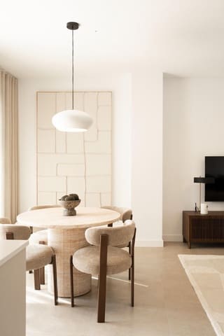 Apartamento de 2 habitaciones en Parque Central, Estepona en venta con piscina - 420.000 € (Ref: 9722587)