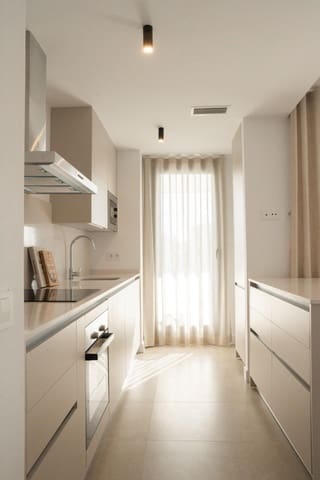 Apartamento de 2 habitaciones en Parque Central, Estepona en venta con piscina - 420.000 € (Ref: 9722587)