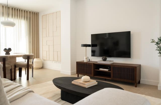 Apartamento de 2 habitaciones en Parque Central, Estepona en venta con piscina - 420.000 € (Ref: 9722587)