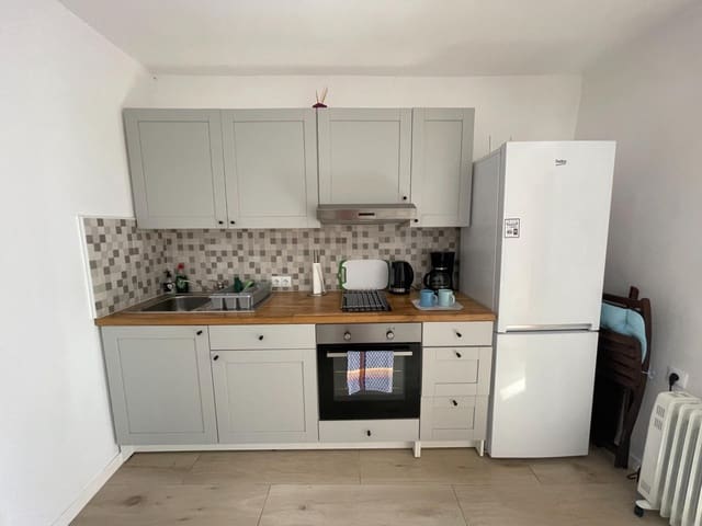 1 bedroom Apartment for sale in Estepona - € 250,000 (Ref: 9722591)