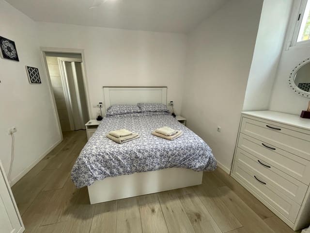 1 bedroom Apartment for sale in Estepona - € 250,000 (Ref: 9722591)