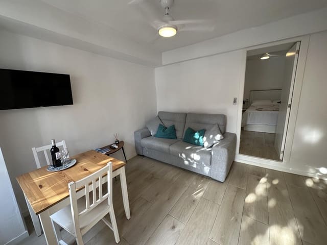 1 bedroom Apartment for sale in Estepona - € 250,000 (Ref: 9722591)