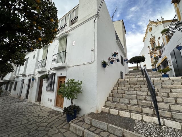 1 bedroom Apartment for sale in Estepona - € 250,000 (Ref: 9722591)