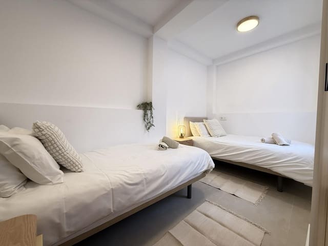 2 bedroom Apartment for sale in Estepona - € 395,000 (Ref: 9722592)