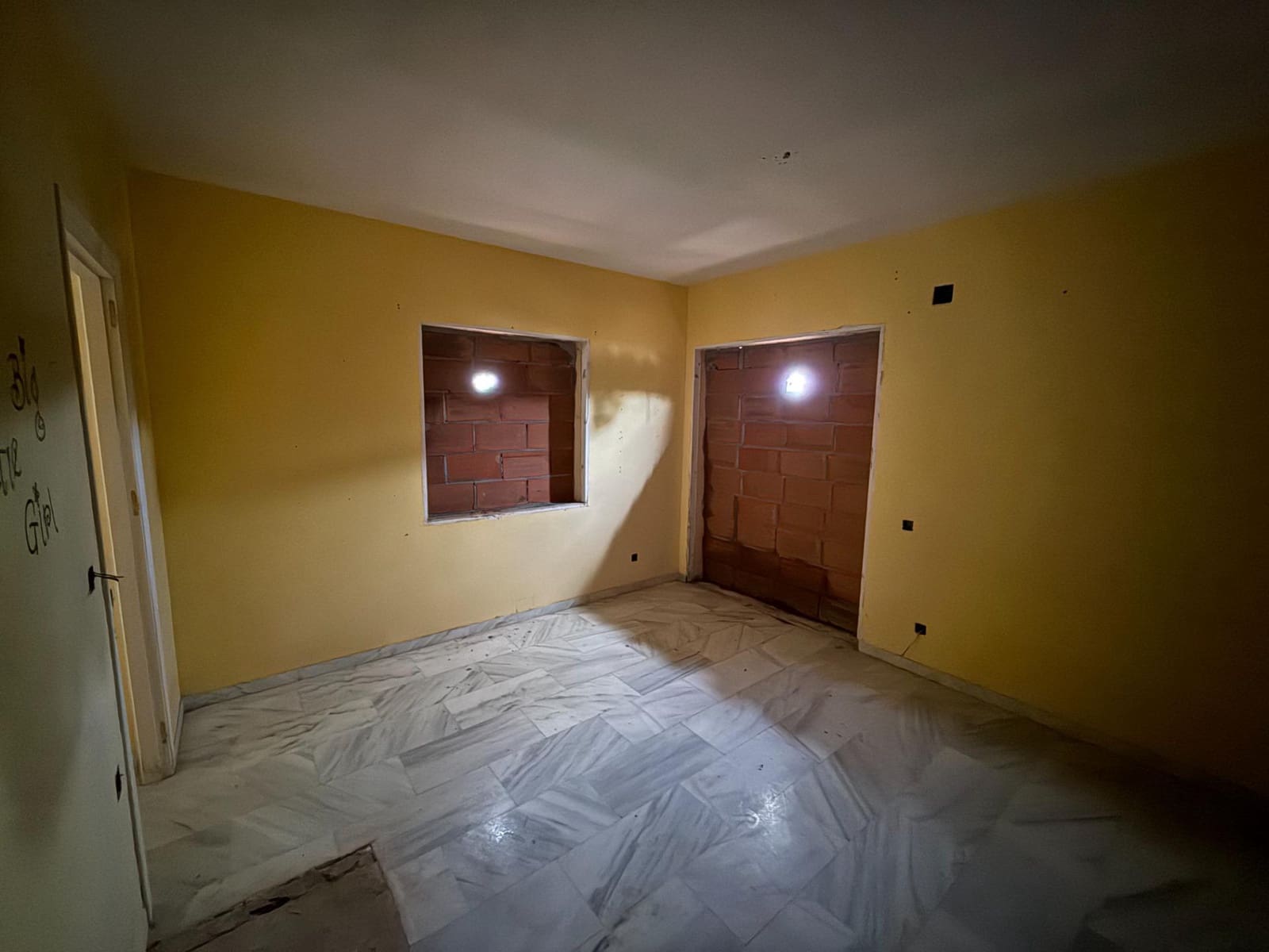 Chalet de 3 habitaciones en Estepona en venta - 600.000 € (Ref: 9722593)