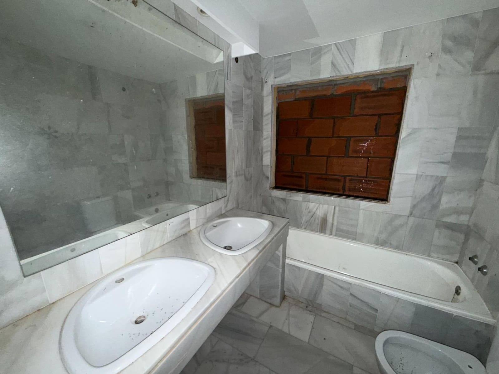 Chalet de 3 habitaciones en Estepona en venta - 600.000 € (Ref: 9722593)