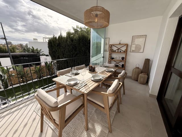 Adosado de 4 habitaciones en Estepona en venta con piscina - 795.000 € (Ref: 9722594)