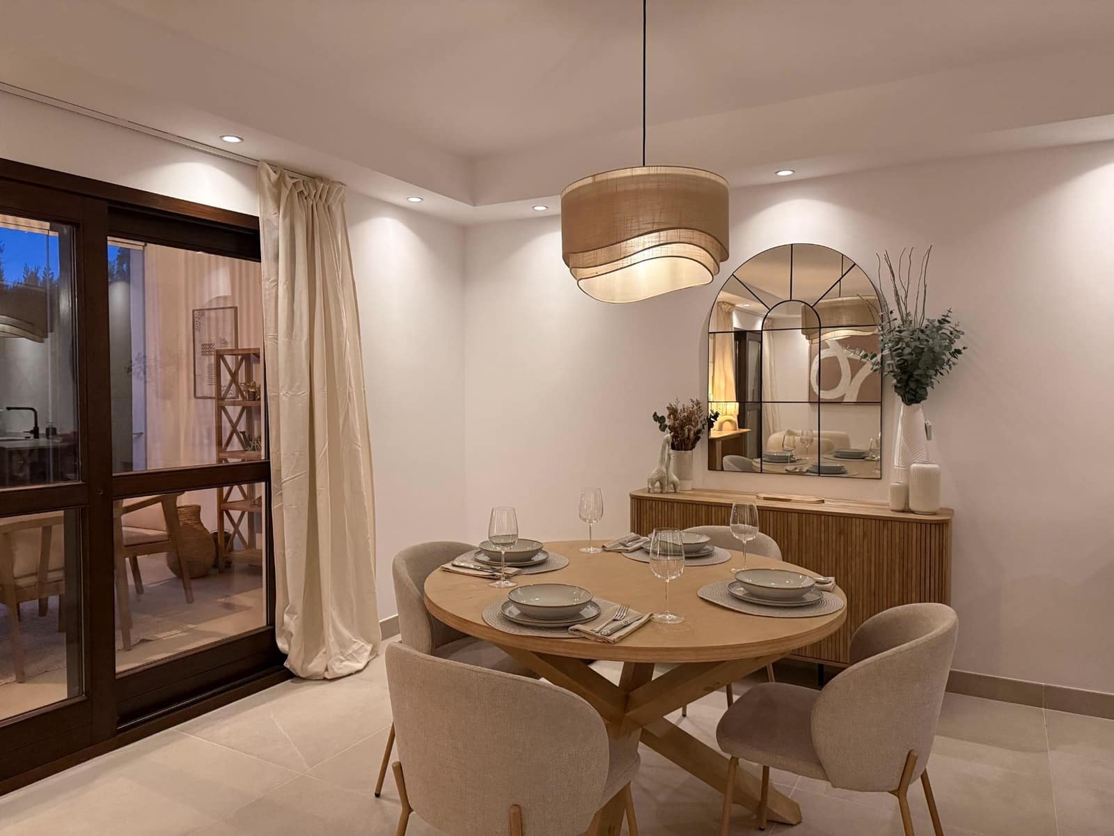 4 soveværelse Rækkehus til salg i Estepona med swimmingpool - € 795.000 (Ref: 9722594)