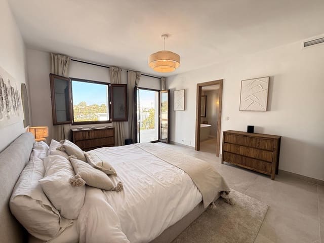 4 camera da letto Villetta a Schiera in vendita in Estepona con piscina garage - 750.000 € (Rif: 9722594)