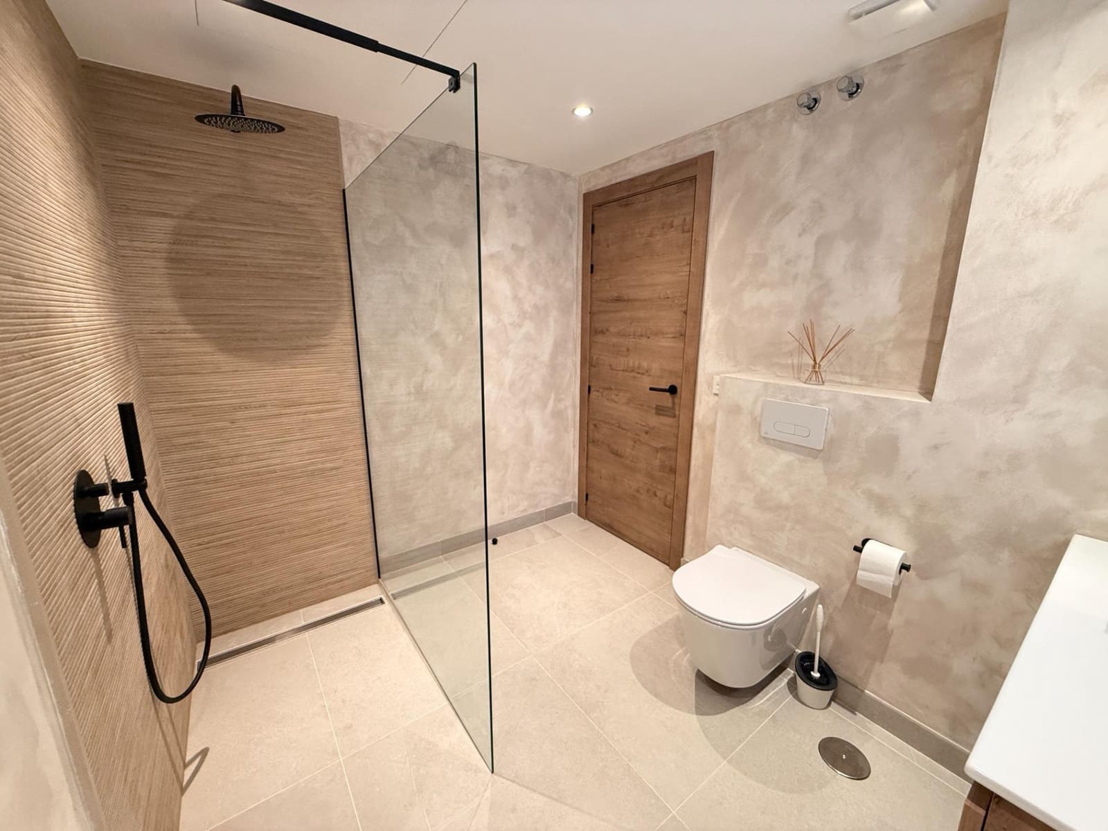 4 chambre Villa/Maison Mitoyenne à vendre à Estepona avec piscine garage - 750 000 € (Ref: 9722594)