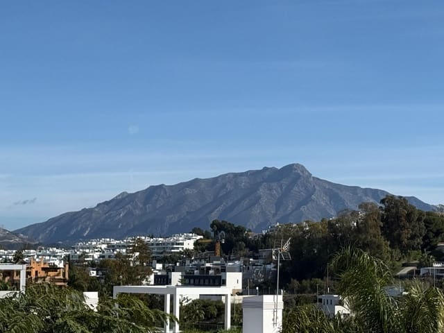 4 sypialnia Dom szeregowy na sprzedaż w Estepona z basenem garażem - 750 000 € (Ref: 9722594)