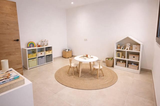 Adosado de 4 habitaciones en Estepona en venta con piscina garaje - 750.000 € (Ref: 9722594)