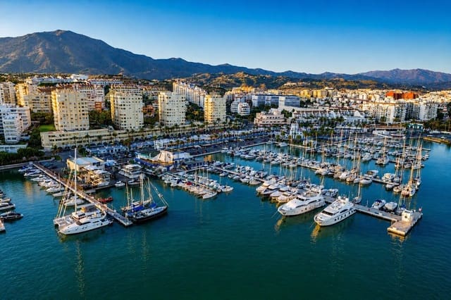 3 sypialnia Willa na sprzedaż w Estepona - 1 495 000 € (Ref: 9722595)