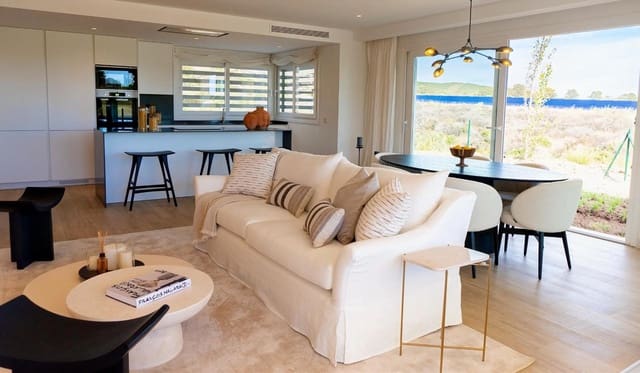 2 bedroom Apartment for sale in Estepona with garage - € 335,000 (Ref: 9730256)