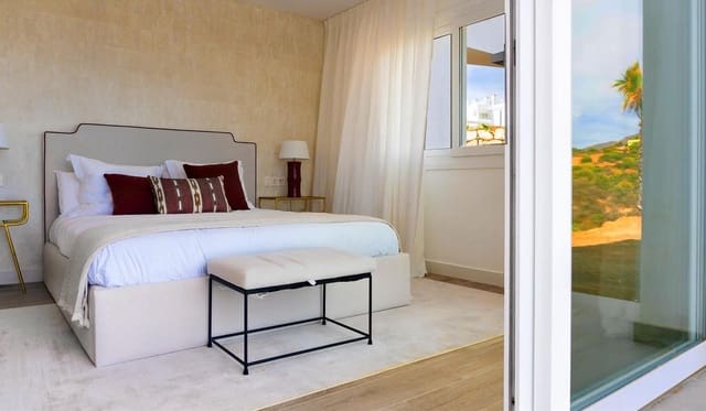 2 bedroom Apartment for sale in Estepona with garage - € 335,000 (Ref: 9730256)