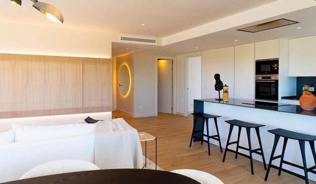 2 bedroom Apartment for sale in Estepona with garage - € 335,000 (Ref: 9730256)