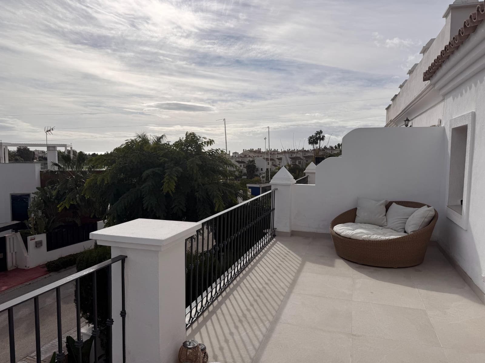 Adosado de 4 habitaciones en Estepona en venta con piscina garaje - 795.000 € (Ref: 9738575)