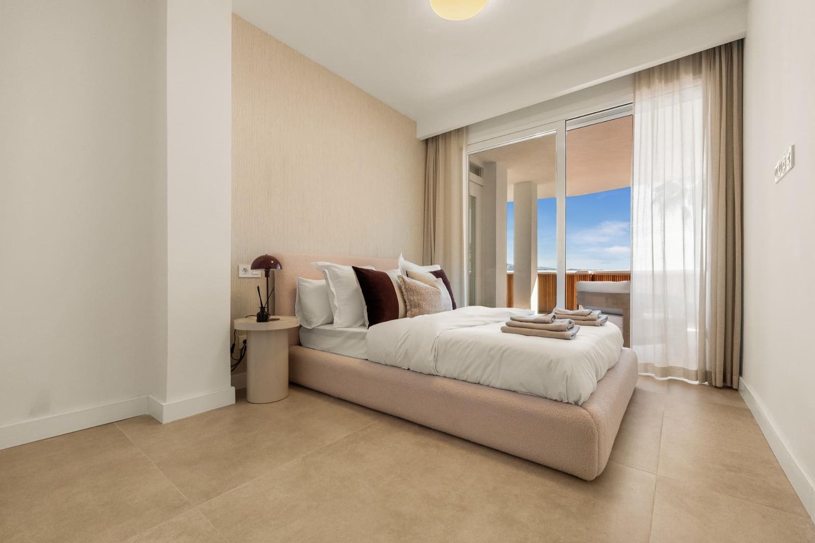 2 quarto Apartamento para venda em Nueva Andalucia com piscina - 690 000 € (Ref: 9758977)