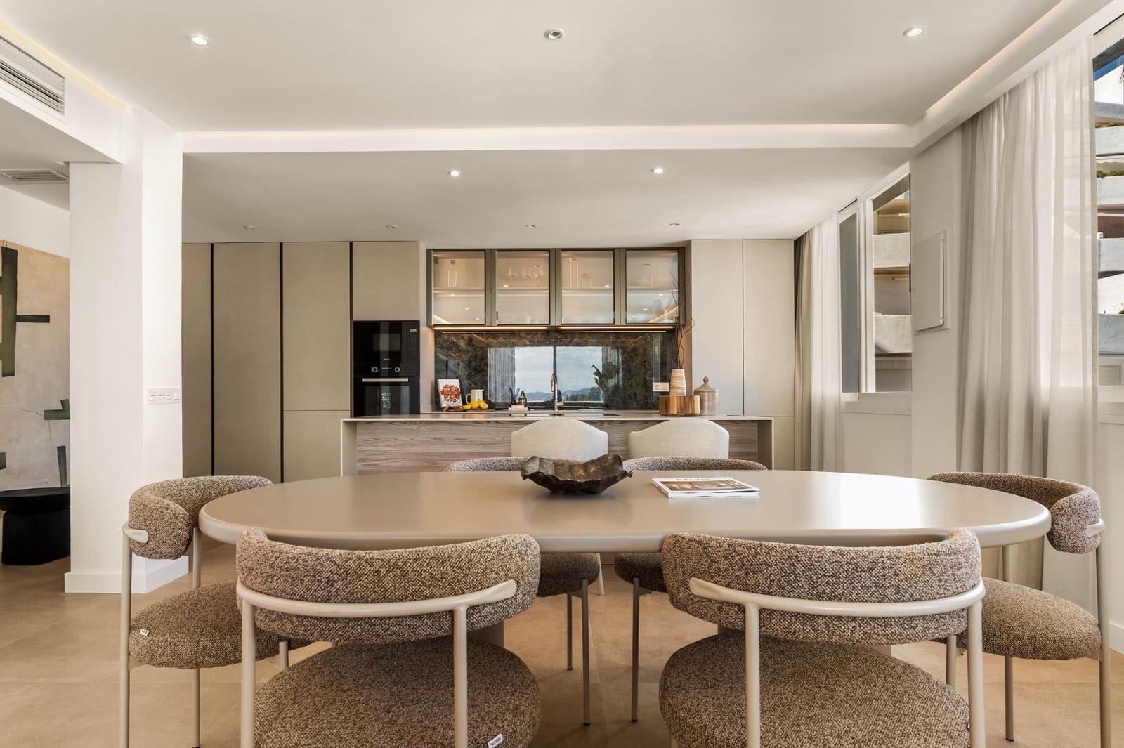 2 quarto Apartamento para venda em Nueva Andalucia com piscina - 690 000 € (Ref: 9758977)