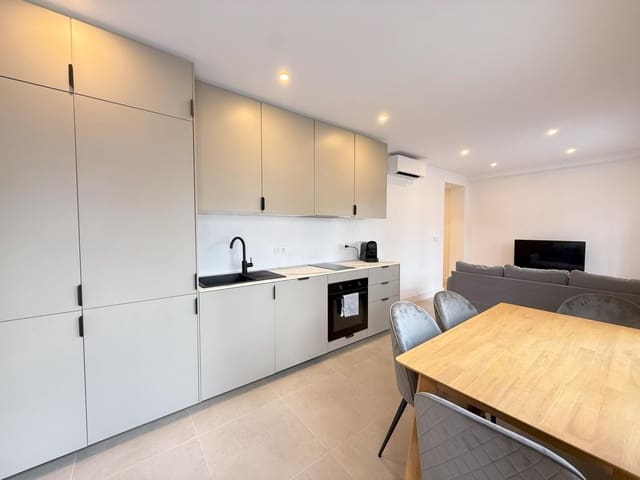 2 quarto Apartamento para arrendamento para férias em Estepona - 1 050 € (Ref: 9758978)