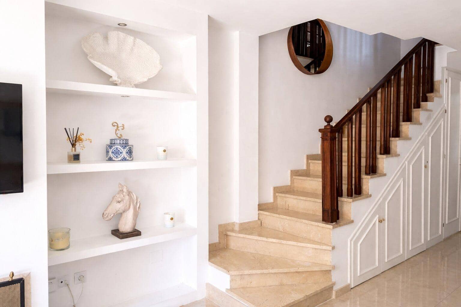 Adosado de 2 habitaciones en Estepona en venta con piscina - 530.000 € (Ref: 9761998)