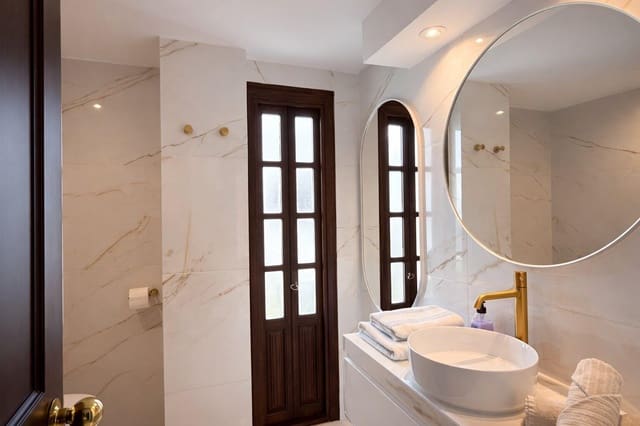 2 soveværelse Rækkehus til salg i Estepona med swimmingpool - € 530.000 (Ref: 9761998)