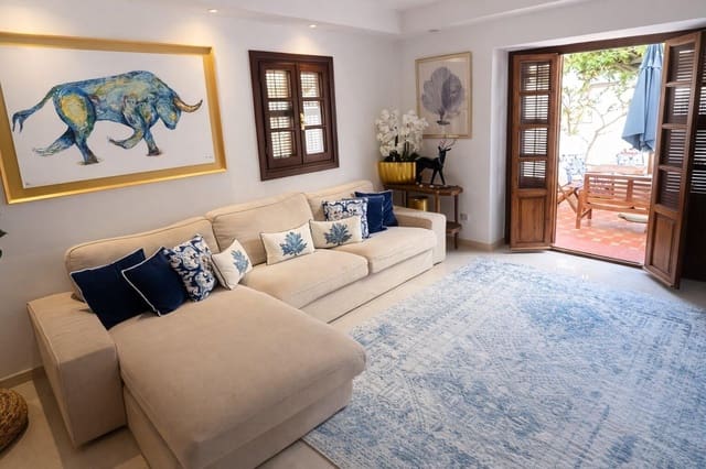 2 soveværelse Rækkehus til salg i Estepona med swimmingpool - € 530.000 (Ref: 9761998)