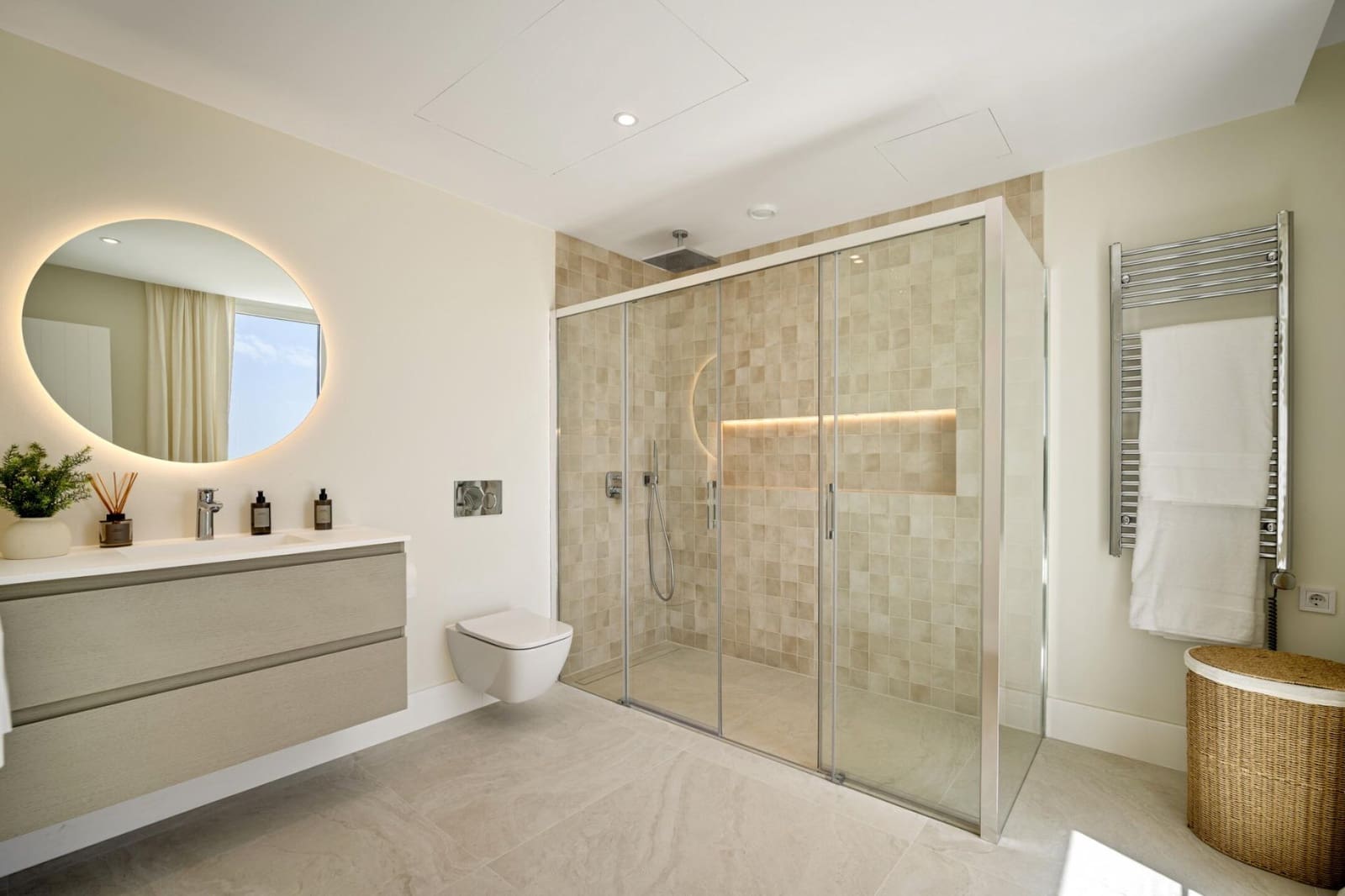 4 quarto Moradia em Banda para venda em Aloha Golf com piscina - 1 795 000 € (Ref: 9807964)