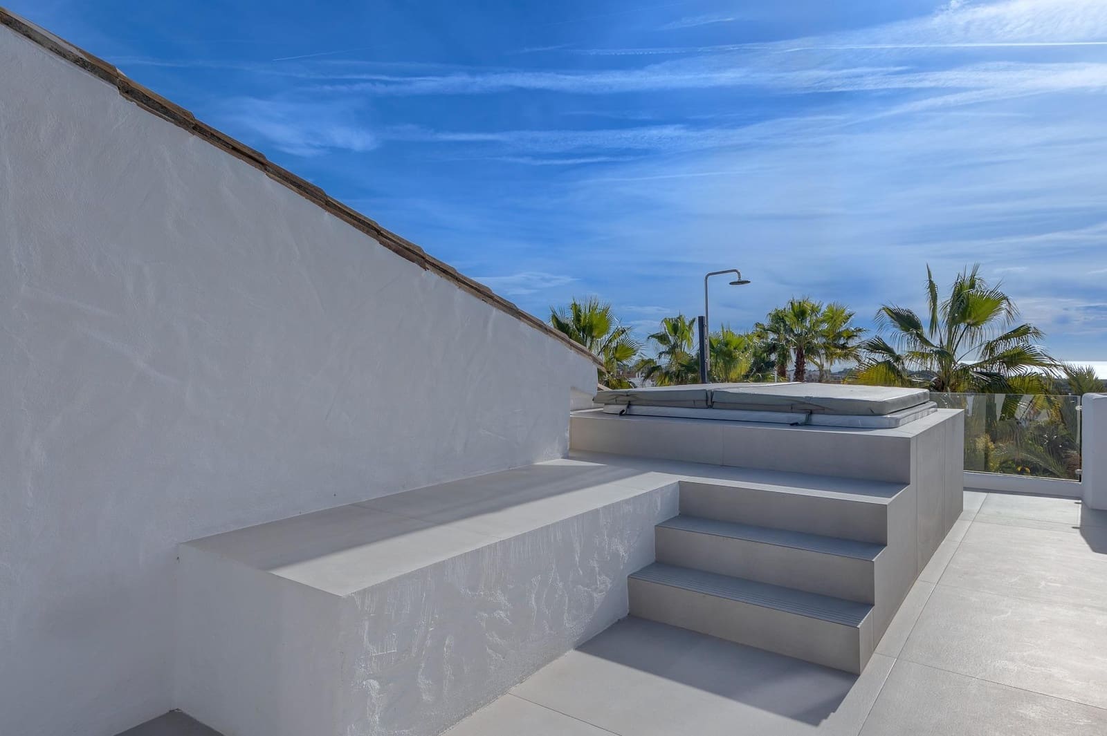 3 bedroom Penthouse for sale in El Paraiso with pool garage - € 849,000 (Ref: 9833669)