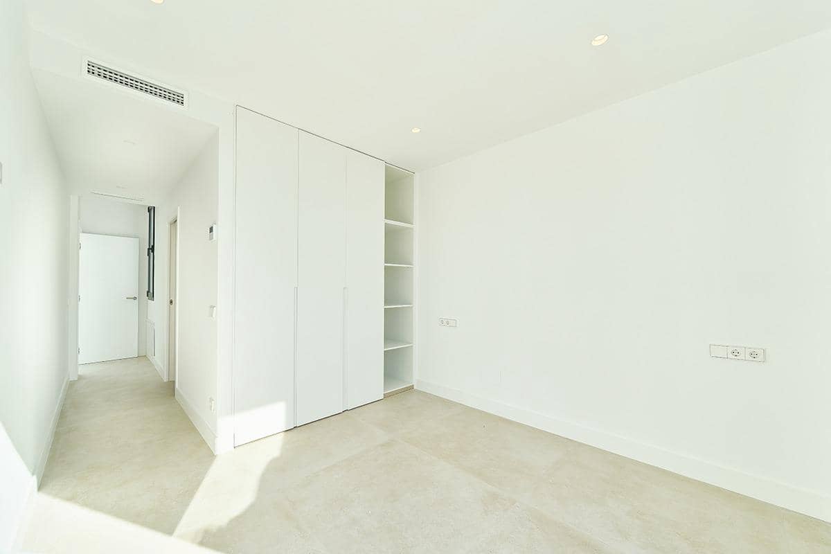 5 sypialnia Willa na sprzedaż w Estepona z basenem - 1 950 000 € (Ref: 9896353)