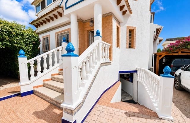 3 soveværelse Villa til salg i San Fulgencio med swimmingpool - € 524.900 (Ref: 10076760)