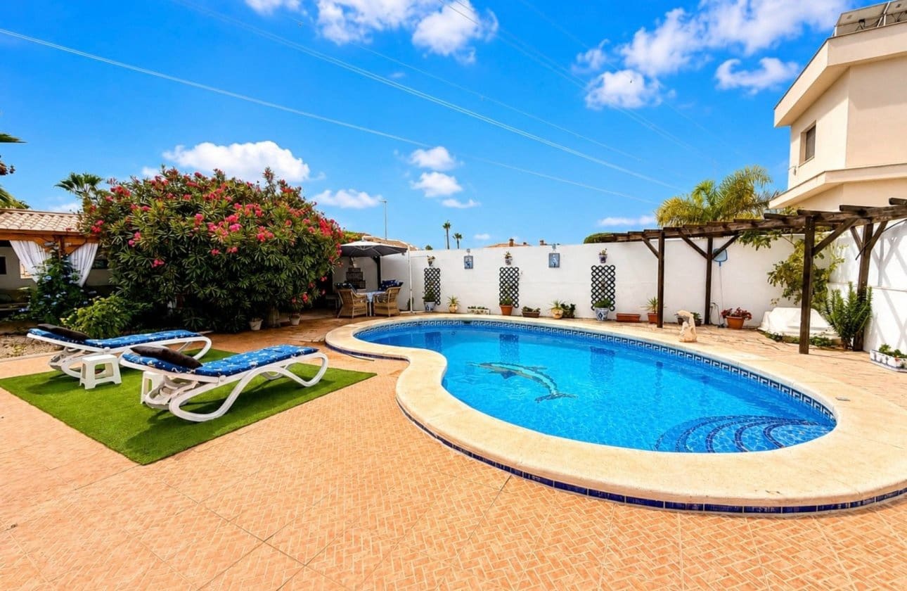 3 soveværelse Villa til salg i San Fulgencio med swimmingpool - € 524.900 (Ref: 10076760)