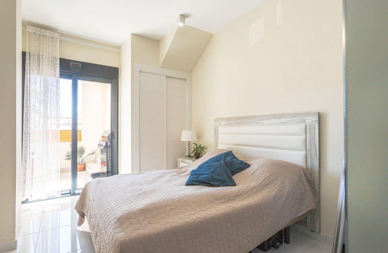 2 makuuhuone Kattohuoneisto myytävänä paikassa Los Altos mukana uima-altaan - 264 900 € (Ref: 10076762)