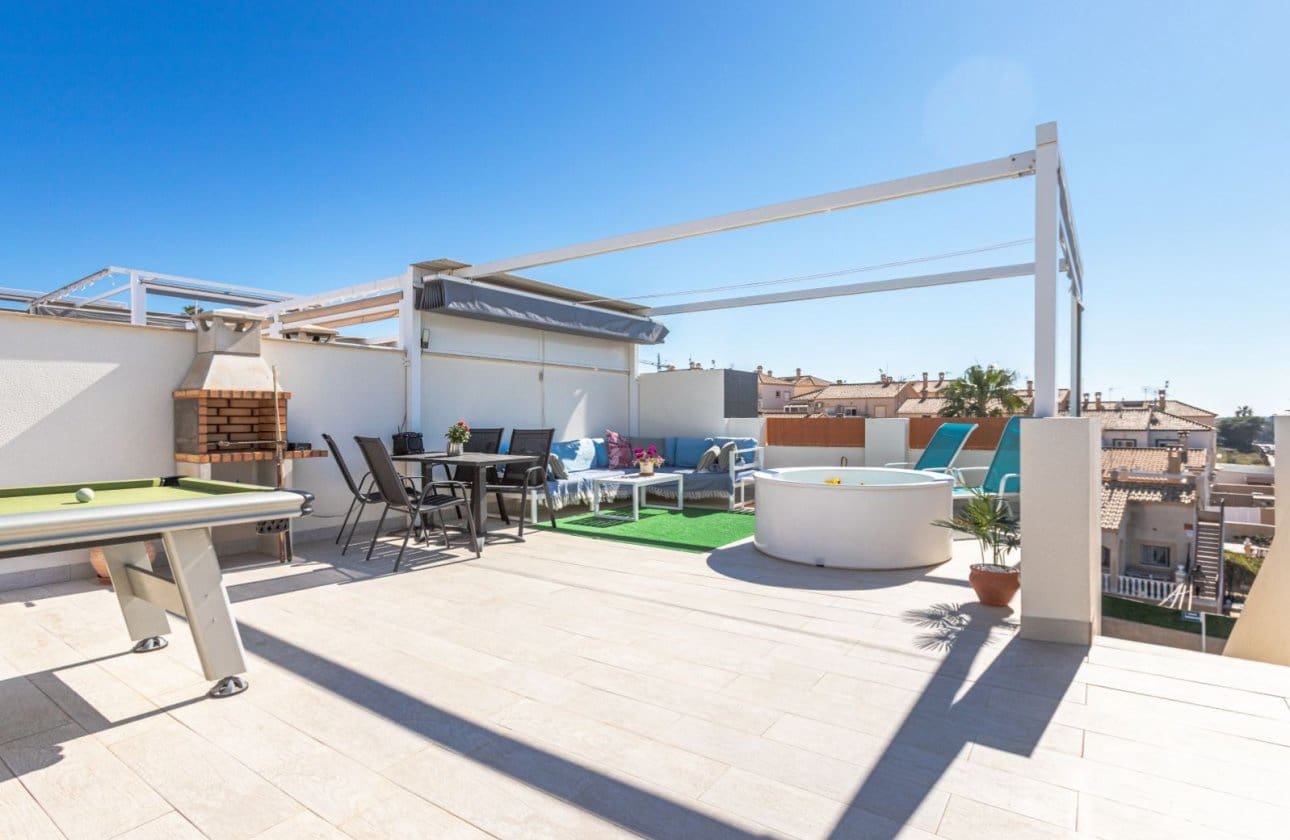 2 makuuhuone Kattohuoneisto myytävänä paikassa Los Altos mukana uima-altaan - 264 900 € (Ref: 10076762)