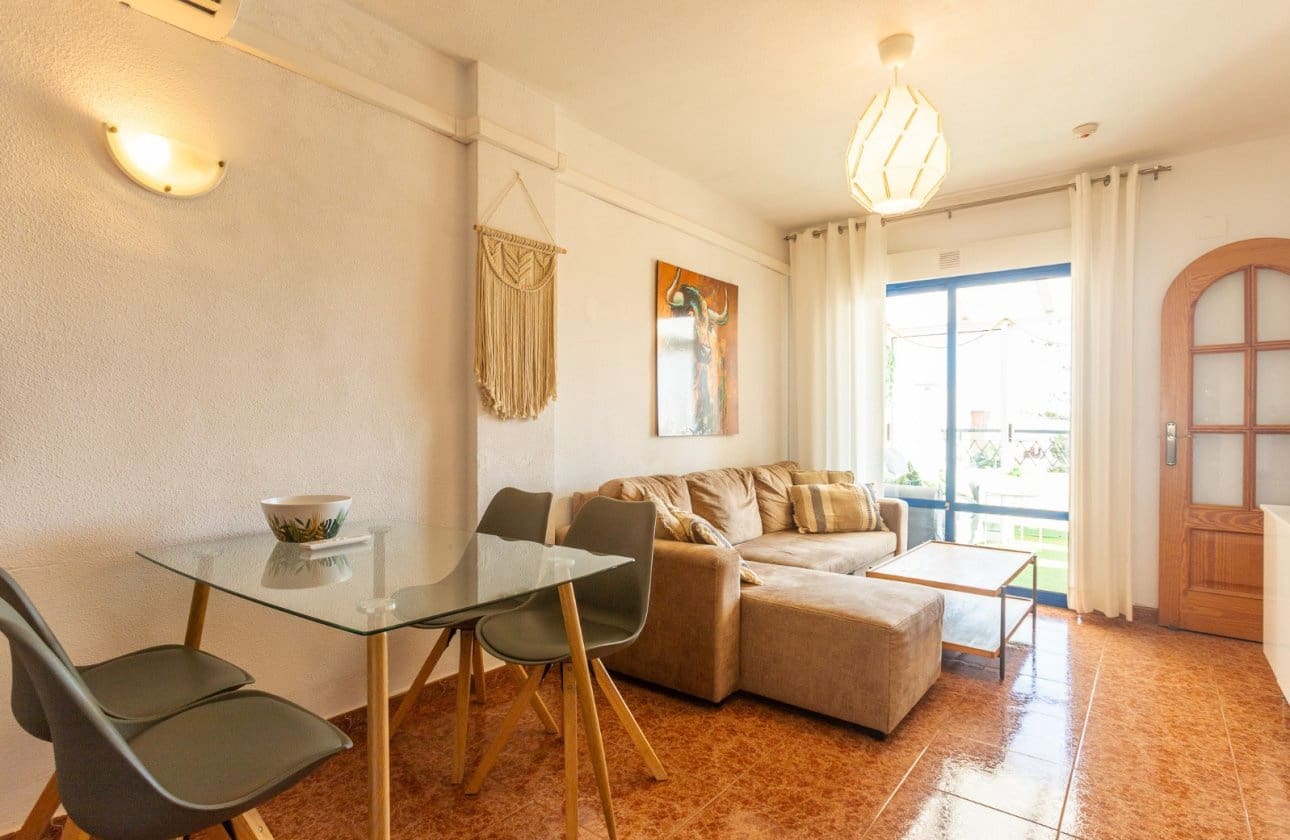 2 soverom Penthouse til salgs i Torrevieja - € 144 900 (Ref: 10077089)