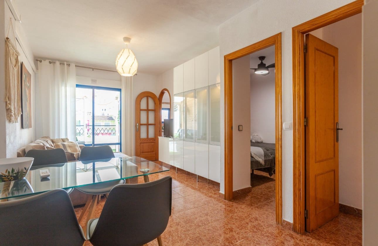 2 soverom Penthouse til salgs i Torrevieja - € 144 900 (Ref: 10077089)