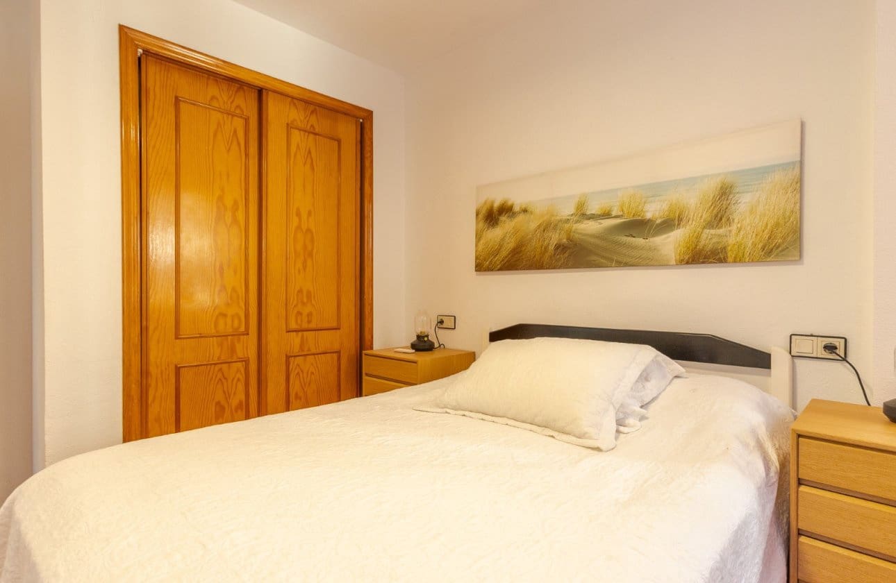 2 soverom Penthouse til salgs i Torrevieja - € 144 900 (Ref: 10077089)