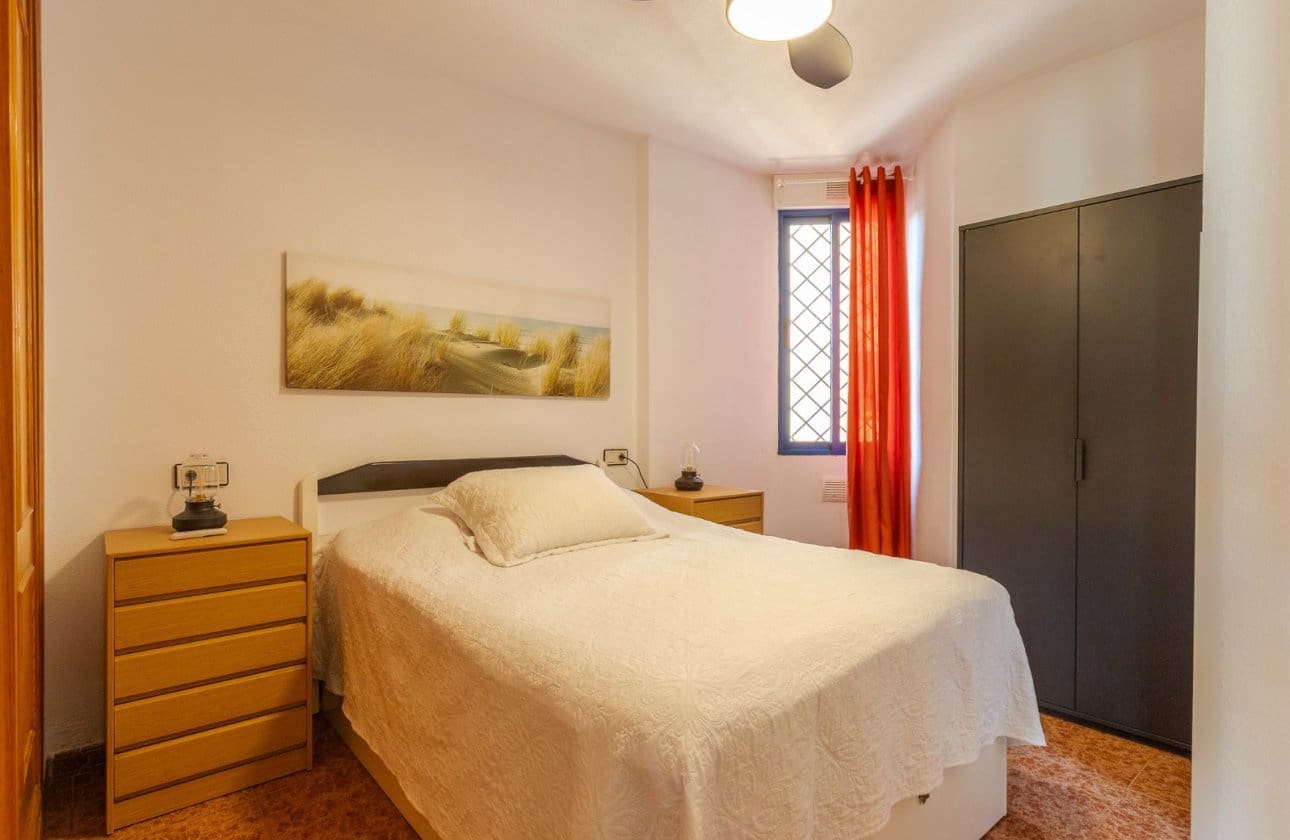 2 soverom Penthouse til salgs i Torrevieja - € 144 900 (Ref: 10077089)