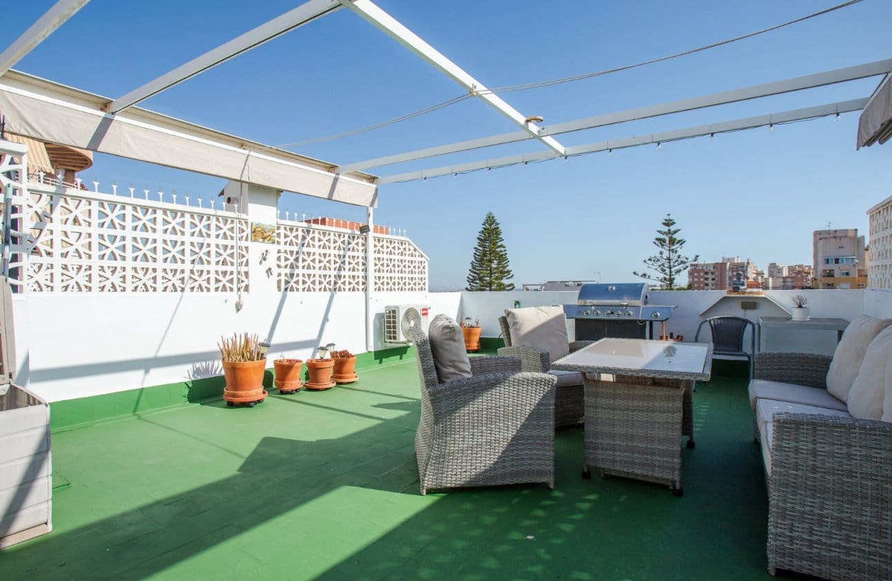 2 soverom Penthouse til salgs i Torrevieja - € 144 900 (Ref: 10077089)