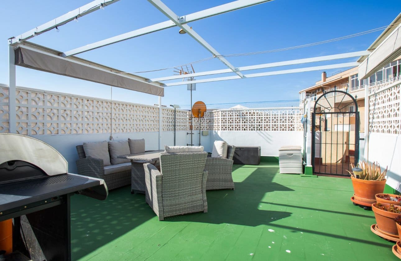 2 soverom Penthouse til salgs i Torrevieja - € 144 900 (Ref: 10077089)