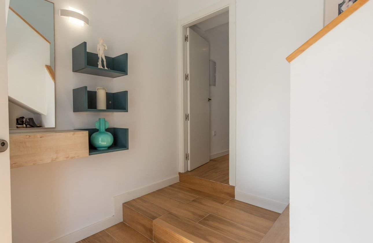 Chalet de 4 habitaciones en Torrevieja en venta con piscina garaje - 548.900 € (Ref: 10079058)