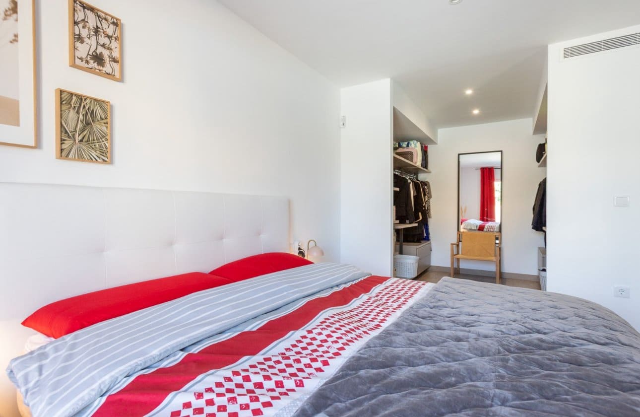 Chalet de 4 habitaciones en Torrevieja en venta con piscina garaje - 548.900 € (Ref: 10079058)