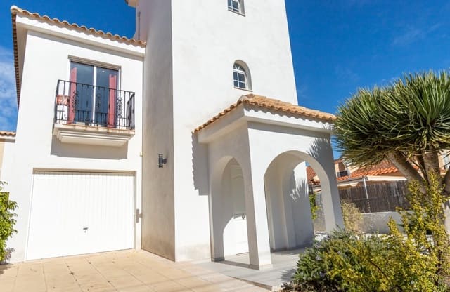 Chalet de 4 habitaciones en Los Balcones - Los Altos, Torrevieja en venta con piscina garaje - 548.900 € (Ref: 10079058)