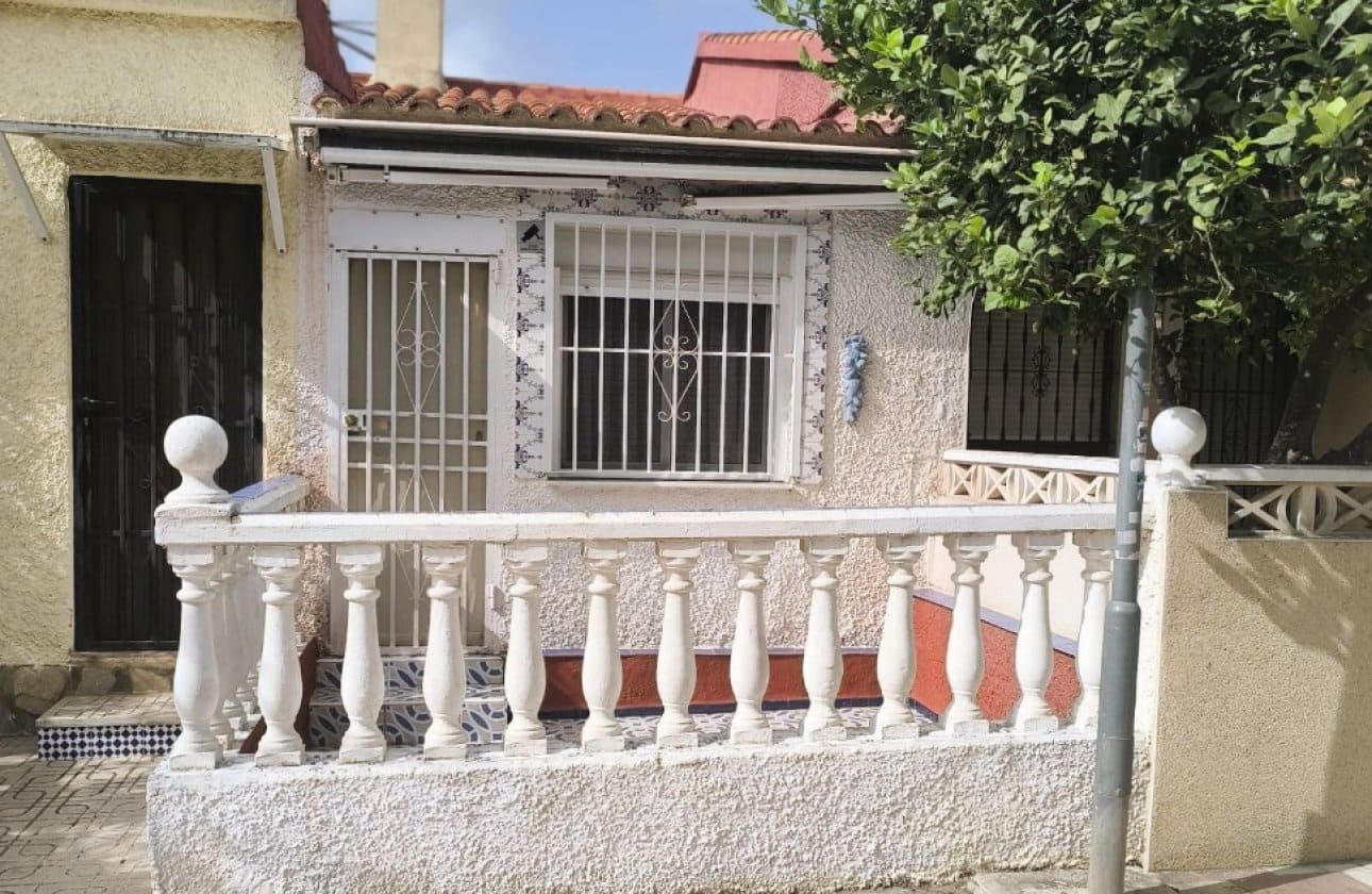 Adosado de 2 habitaciones en San Fulgencio en venta - 132.900 € (Ref: 10079970)