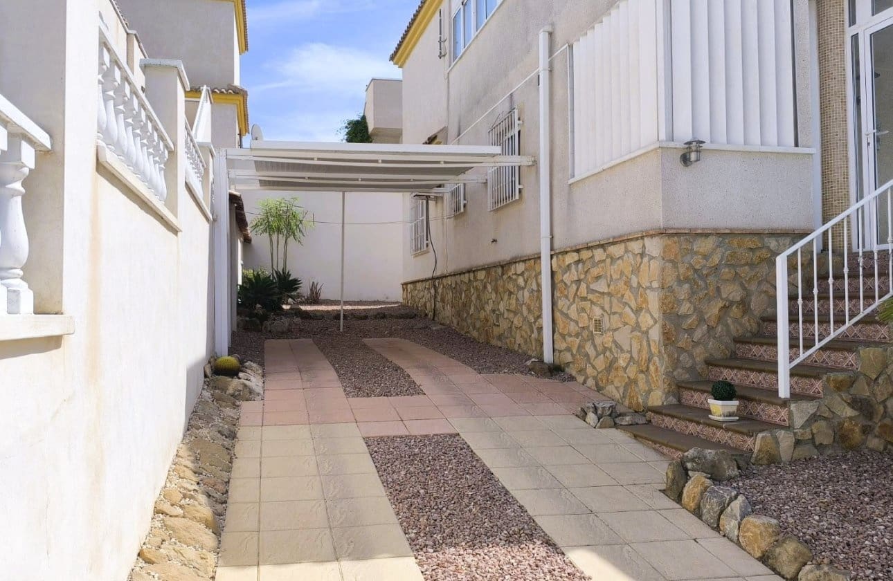 3 slaapkamer Villa te koop in San Fulgencio met zwembad - € 238.900 (Ref: 10095337)