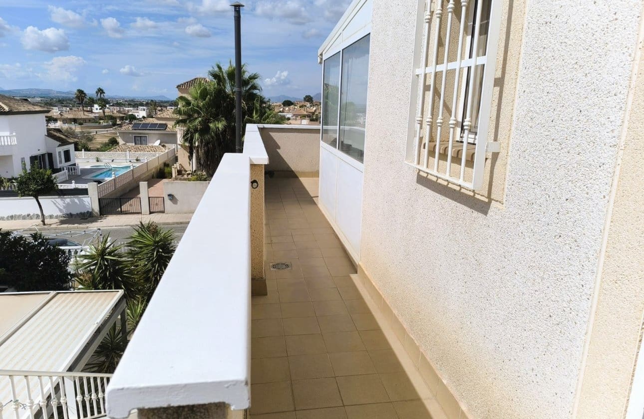 3 slaapkamer Villa te koop in San Fulgencio met zwembad - € 238.900 (Ref: 10095337)