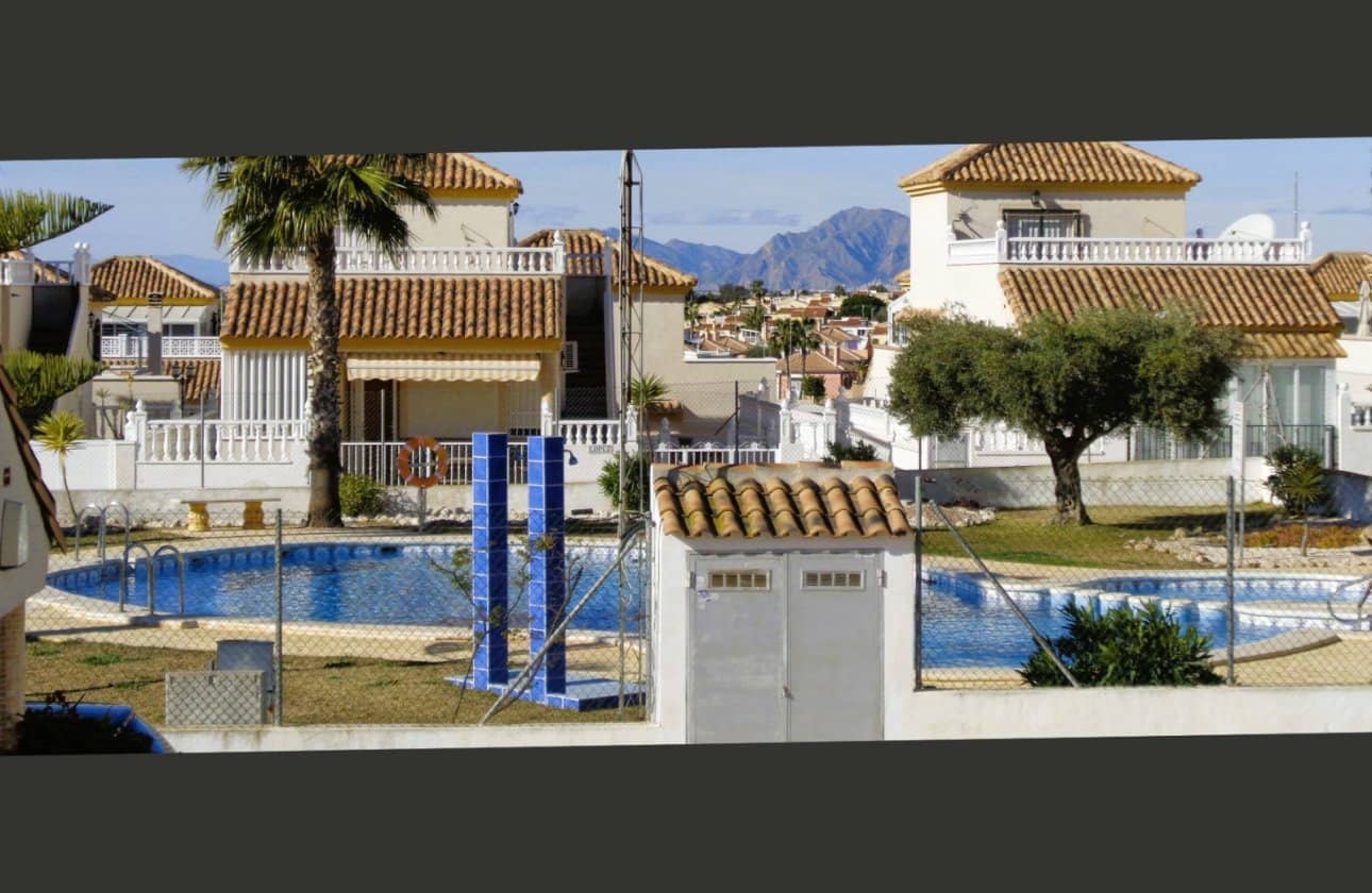 3 slaapkamer Villa te koop in San Fulgencio met zwembad - € 238.900 (Ref: 10095337)