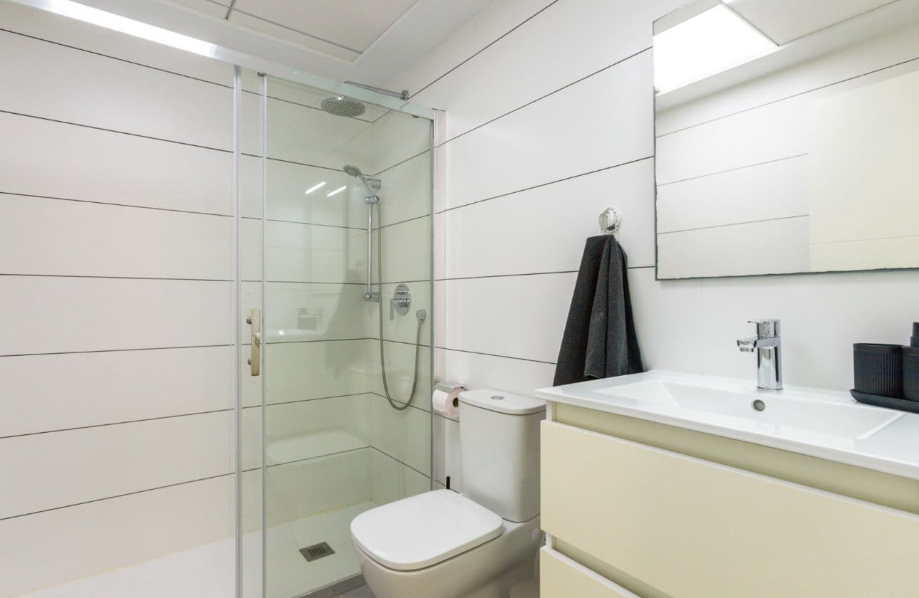 2 bedroom Penthouse for sale in Villamartin with pool garage - € 297,900 (Ref: 10095552)