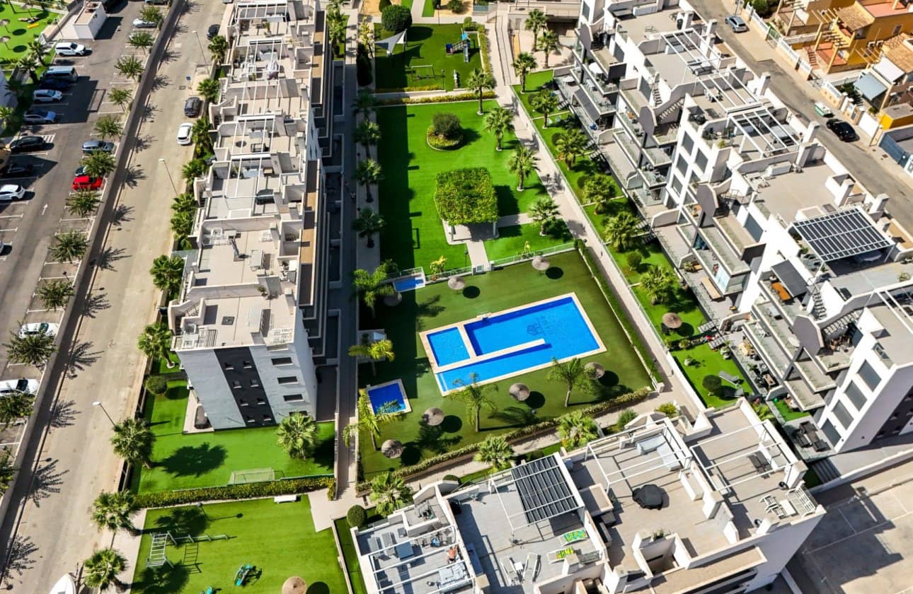 2 bedroom Penthouse for sale in Villamartin with pool garage - € 297,900 (Ref: 10095552)